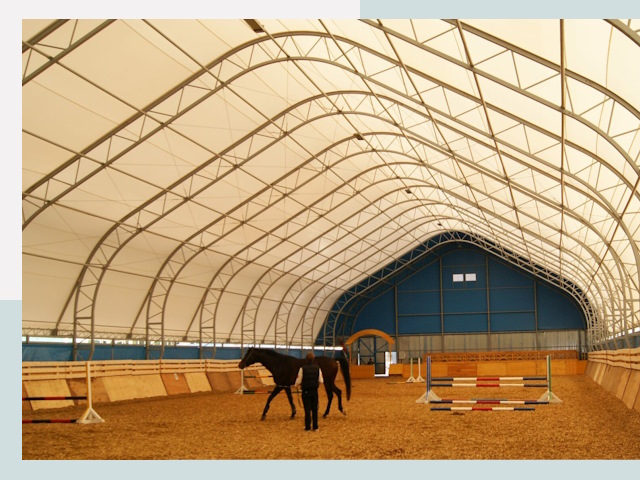 Строительство конных манежей в Усолье-Сибирском